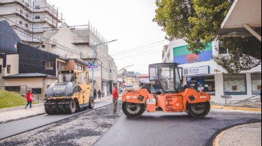 Continúa la repavimentación de calle San Martín