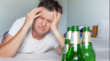Resaca: qué le pasa a tu cuerpo cuando has bebido demasiado alcohol