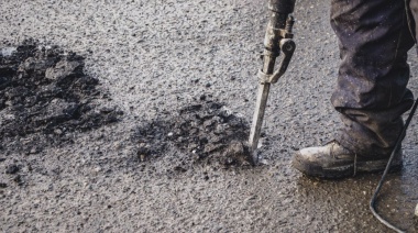 Bacheo en la calle Gobernador Paz
