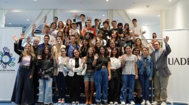 Tras concursar por una beca, 47 jóvenes de bajos recursos empiezan la universidad