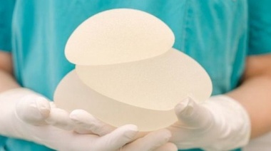 Los fabricantes de implantes mamarios deberán informar sobre sus riesgos y posibles complicaciones