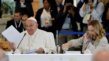 Francisco, el primer papa en una cumbre del G7: diez bilaterales, un triunfo para Meloni y una advertencia sobre la inteligencia artificial