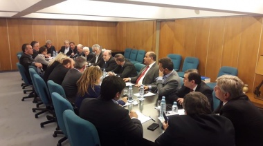 Los gobernadores del PJ quieren que el Presidente les muestre el plan