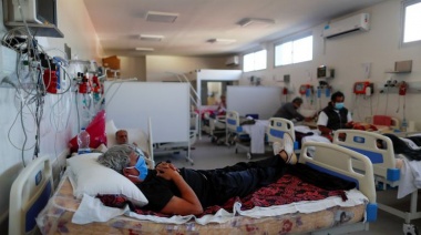 Los infectólogos que asesoran al Gobierno explican por qué siguen aumentando los contagios de coronavirus