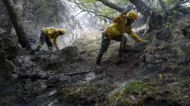 El sur, en vilo. Tras las muerte de cinco escaladores y una sucesión de incendios forestales, alertan que los equipos de rescate están al límite