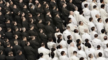 El presidente de la Episcopal Suiza aseguró que "es hora de abolir el celibato"