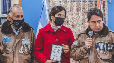 La Municipalidad de Ushuaia descubrió una placa reconociendo el rol de la mujer en la guerra de Malvinas
