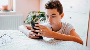 Redes sociales y adolescentes: Qué recomiendan 5 expertos de la región para un uso inteligente