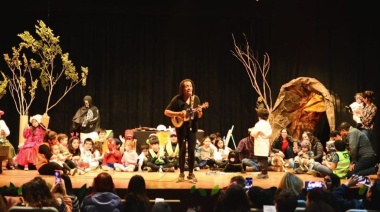 Niños y niñas de la Terapia Asistida con Perros del Municipio protagonizaron una obra de teatro