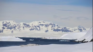 Misterios bajo el hielo: ¿Cómo son los lagos subglaciales y sistemas fluviales que interconectan al continente blanco?