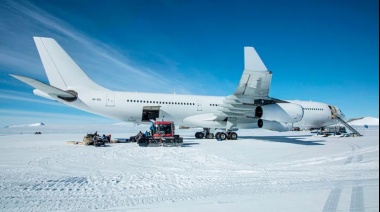 Hazaña blanca: La historia del avión para casi 400 pasajeros que aterrizó en la Antártida