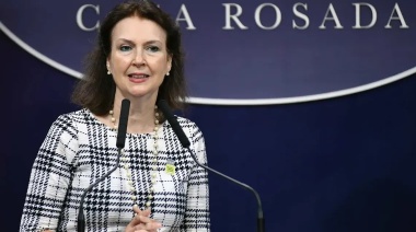 Mondino dijo que van a despedir al funcionario que llamó "Falklands" a las Malvinas