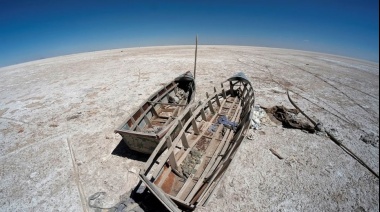 Impactante: El segundo lago más grande de Bolivia se convirtió en un desierto