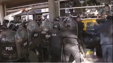 Incidentes entre taxistas y policías en Aeroparque tras las quejas por las tarifas prefijadas