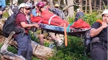 Rescatan a una turista en Laguna de los Tempanos