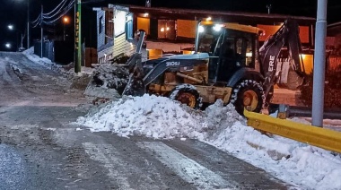 Mas de 150 trabajadores abocados al despeje de nieve