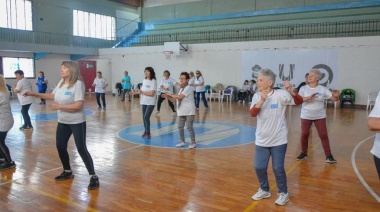 La Municipalidad ofrece variadas actividades deportivas y recreativas para los adultos mayores