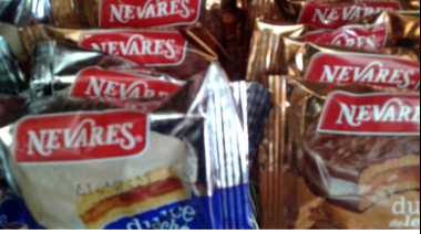 La ANMAT prohibió la comercialización de alfajores, galletitas, budines y turrones Nevares