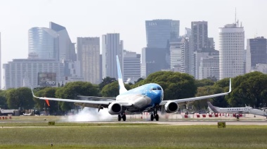 Aerolíneas Argentinas recorta vuelos de cabotaje y regionales en casi un 20% para reducir costos