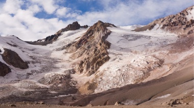 El volcán Domuyo está activo, crece y podría entrar en erupción, dicen expertos de la UBA