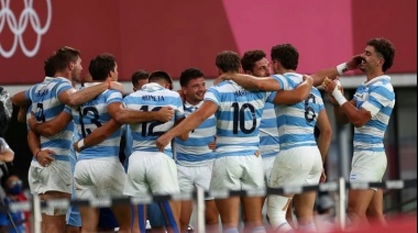 Con un jugador menos, Los Pumas le ganaron a Sudáfrica, avanzaron a semifinales y acarician una medalla