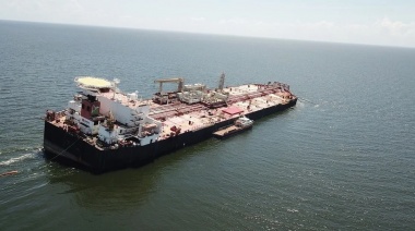 Un enorme barco de Venezuela se hunde en el Caribe con más de un millón de barriles de petróleo y temen un desastre ambiental