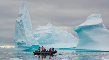 Los peligros de la creciente ola de turismo en la Antártida
