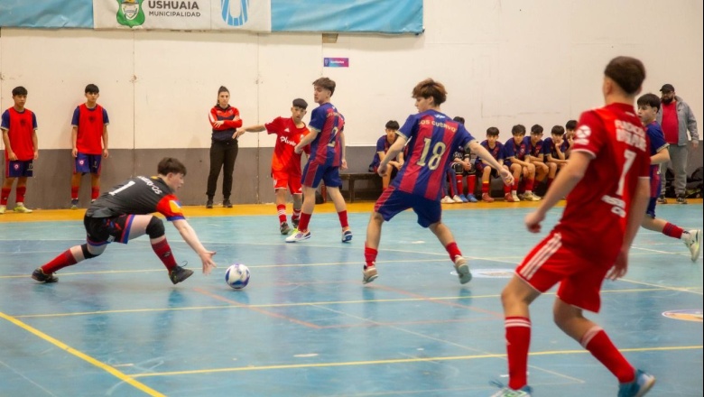 En un Cochocho Vargas colmado comenzó la Copa "Fin del Mundo" de Futsal