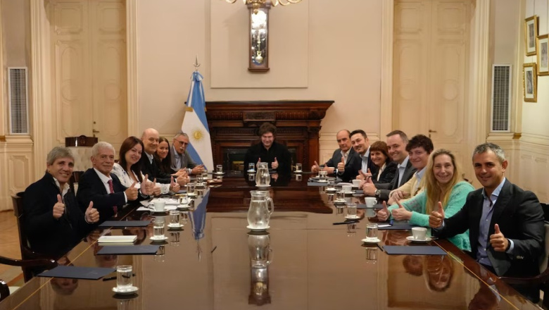 Tras las duras derrotas en el Congreso, Javier Milei reunió a su Gabinete en Casa Rosada y analiza los pasos a seguir