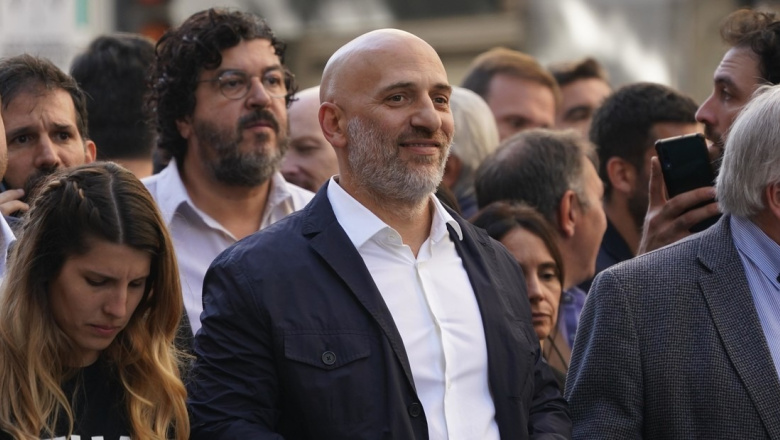 El vicerrector de la UBA desmintió a Caputo y mostró su recibo de sueldo
