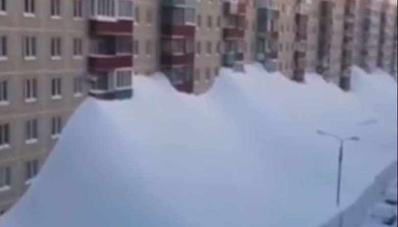 Rusia: fuerte tormenta deja a la península de Kamchatka sepultada bajo la nieve