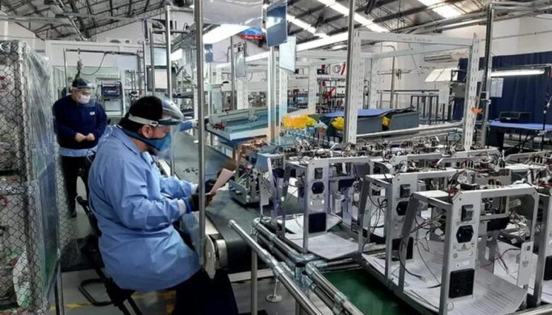 Crisis en la era Milei: la industria argentina pierde 160 empleos por día