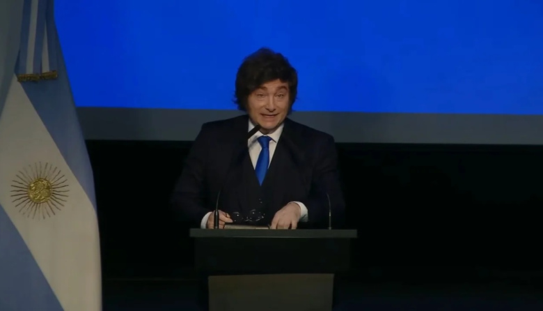 La catarata de insultos de Milei a Kicillof por la Causa YPF