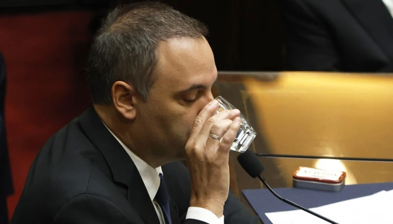 Por qué Adorni demora su declaración jurada?