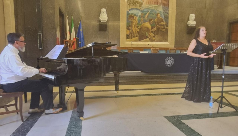 La reconocida soprano Natalia Escobar , llevará la música argentina a  escenarios de Italia