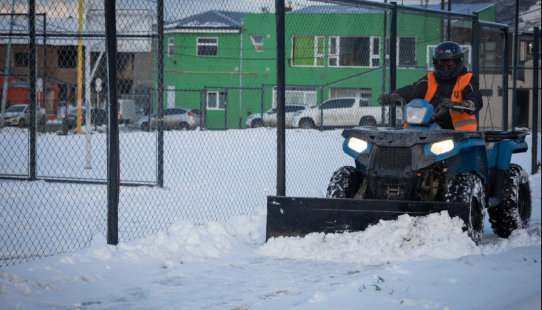 Tras las nevadas intensifican las tareas de limpieza