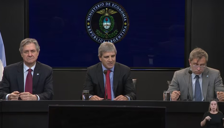Caputo presentó el plan financiero hasta 2027: “Salir a los mercados es una opción, no un objetivo”