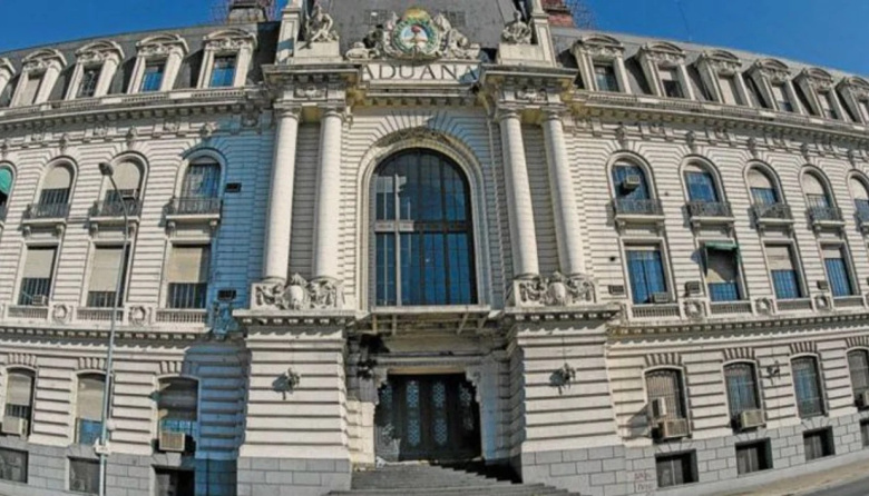 Milei reformó el régimen aduanero postal