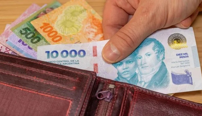 Los salarios registrados volvieron a caer en mayo y acumularon una pérdida real del 4,2% en nueve meses