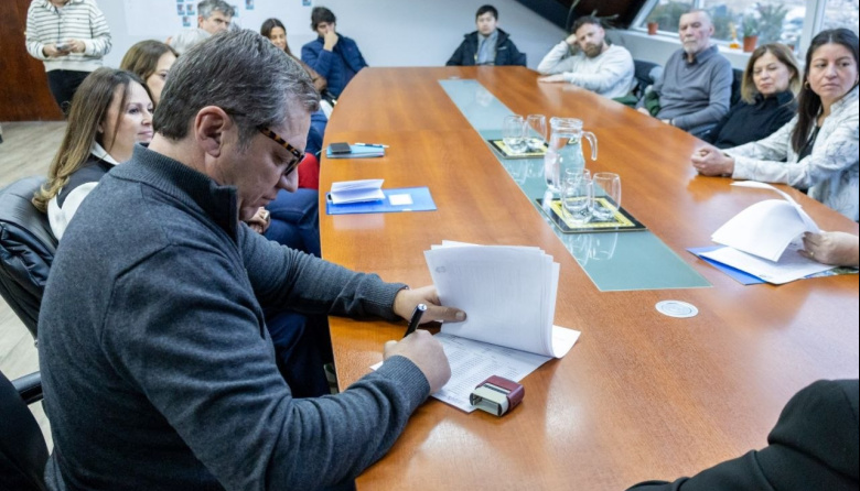 Se estima que en 25 días estaría iniciándose la pavimentación de Los Ñires