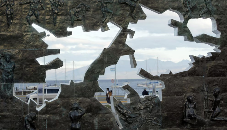 El Reino Unido ratificó su política comercial en las Malvinas y calificó de “inaceptables” las sanciones a las empresas impulsadas por Argentina
