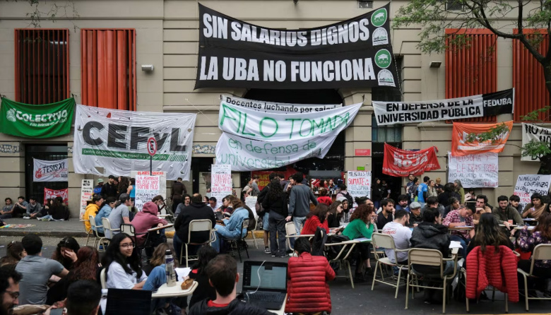 Financiamiento universitario: la Justicia volvió a intimar al Gobierno para que actualice los salarios y las becas