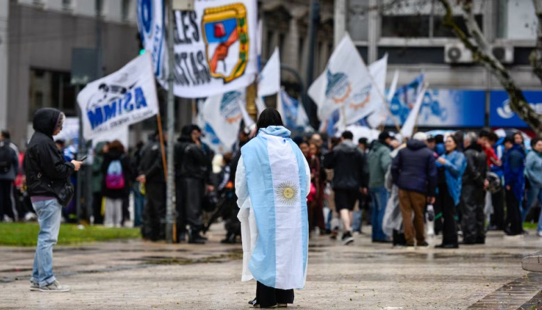 La oposición criticó a la Corte por el fallo que dejó sin límites la venta de tierras a extranjeros y llamó a otra movilización