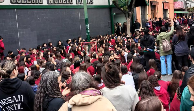 “Las chicas tenían vergüenza de contarlo”: el duro relato de una madre sobre las fotos de alumnas que habrían sido “desnudadas” con IA