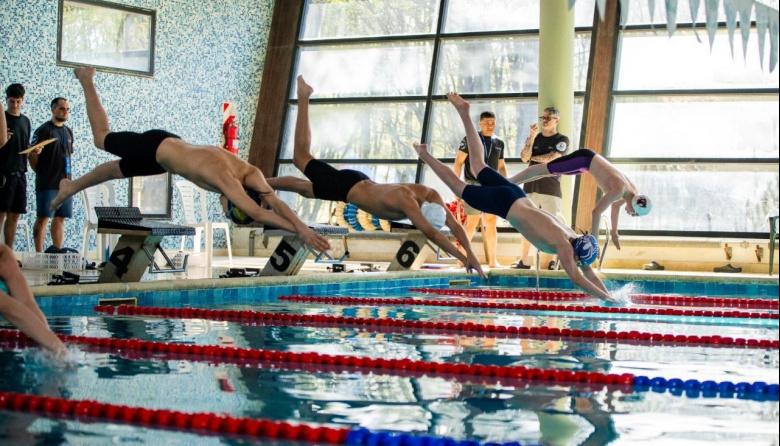 El torneo del 4º circuito patagónico de natación, reunió a mas de 200 competidores