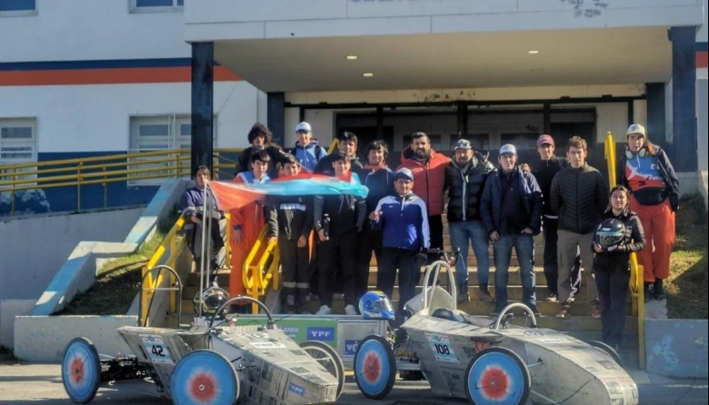 Alumnos del Colegio Olga B. de Arko rumbo al Desafío Eco YPF con dos prototipos eléctricos