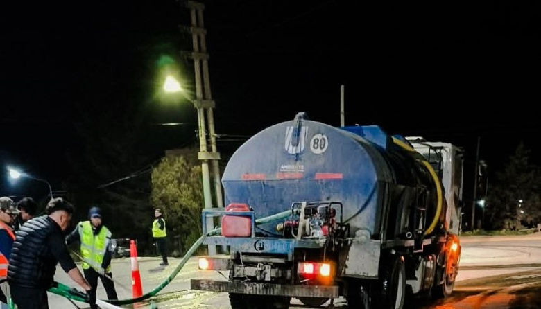 Realizan tareas de limpieza y lavado en las principales arterias de la ciudad