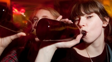 Por qué aconsejan “alcohol cero” hasta los 18 años (y cómo actuar ante una borrachera)