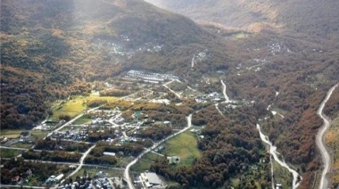 Bertone anunció que cinco barrios de Andorra tendrán agua y cloacas este año