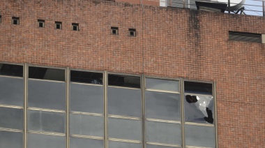 Se incendió un hotel a metros del Obelisco: hay tres personas con quemaduras graves